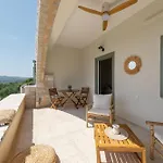 Latoma Mediterranean House Apartment